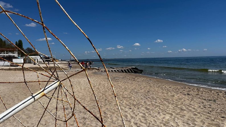 "Бомбезний" відпочинок, або Чому не варто відвідувати пляжі цьогоріч? Пояснює ДСНС
